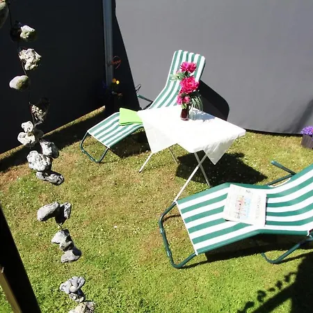 Huehnergott アパート Kröpelin